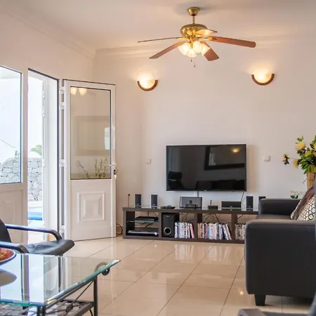Villa Stunning 4 Bedroom In Prime Location