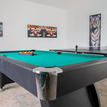 Stunning 4 Bedroom In Prime Location Playa Blanca (Lanzarote)